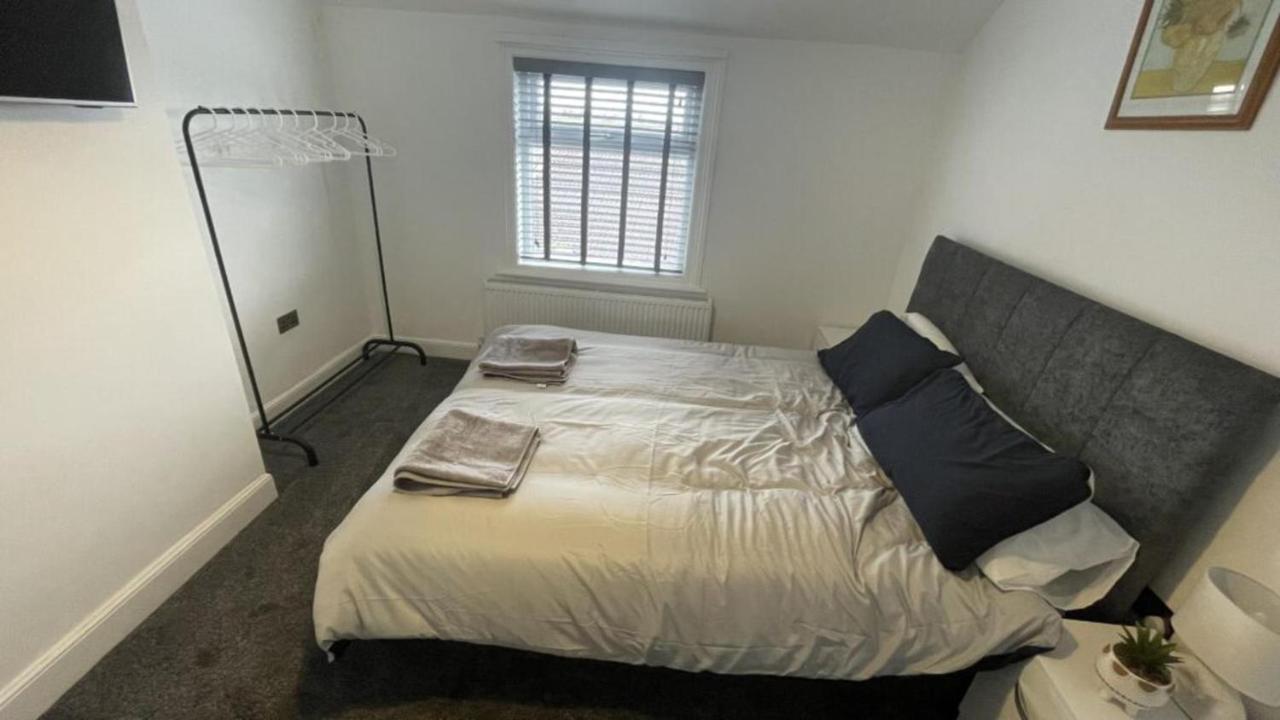 House Located Centrally For Up To 8 Guests Скарбъро Екстериор снимка